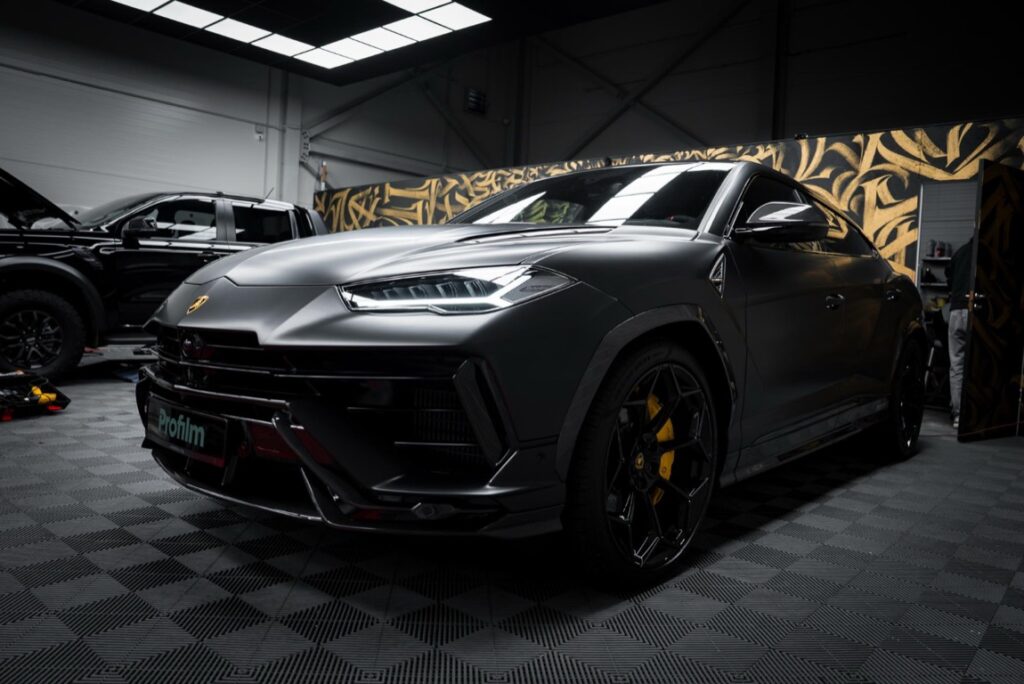 Każdy właściciel samochodu wie, jak ważne jest utrzymanie lakieru w idealnym stanie